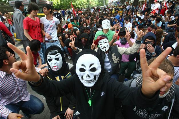 Set streets free, Turkish President Abdullah Gül urges protesters