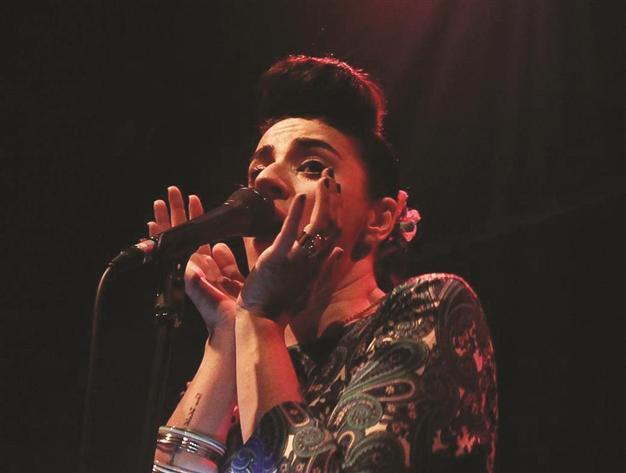 Ceylan Ertem to sing Sezen Aksu songs