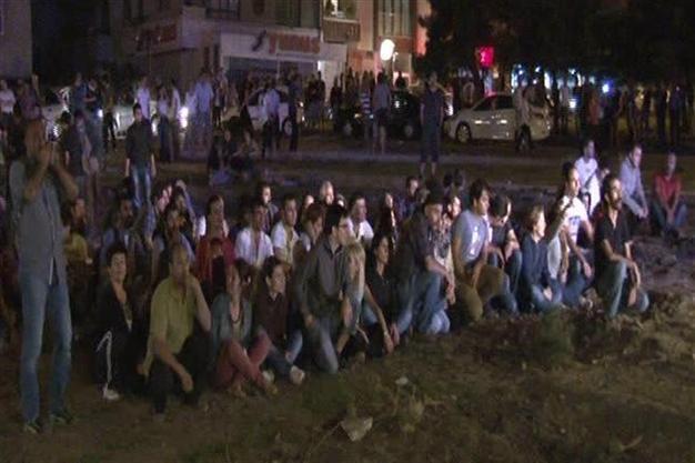 Ankara stages fresh ‘tree’ protest