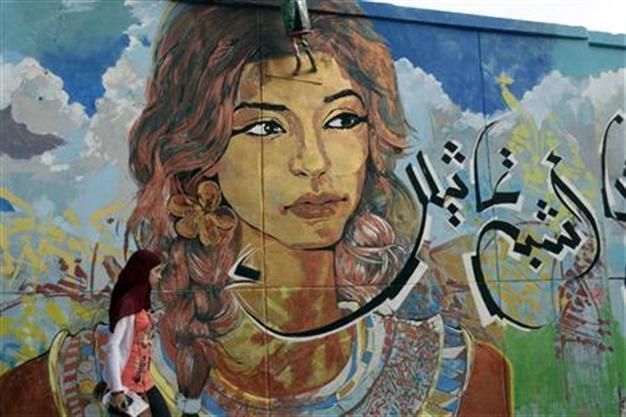 Egypt street artists rein in their outrage