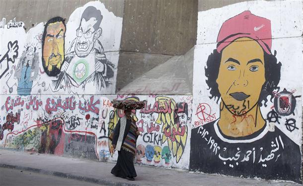 Egypt street artists rein in their outrage
