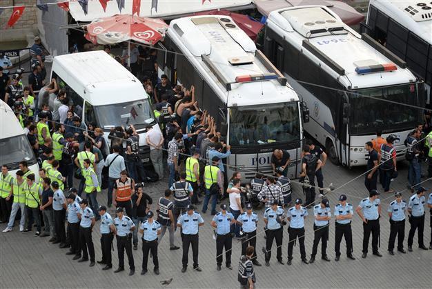 350 detained according to Istanbul Bar Association