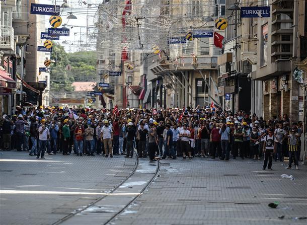 350 detained according to Istanbul Bar Association