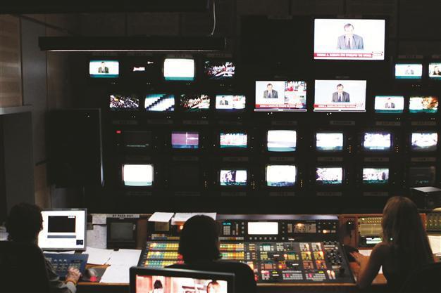 Coalition partners pressure for Greek broadcaster ERT