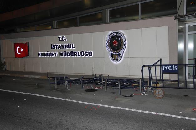 Suspect detained after driving into Istanbul Police Headquarters