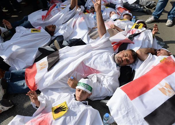 Thousands gather for Ankara anti-coup rally in solidarity with Egypt