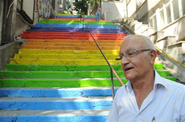Graying of ‘rainbow’ steps in Istanbul causes immediate backlash