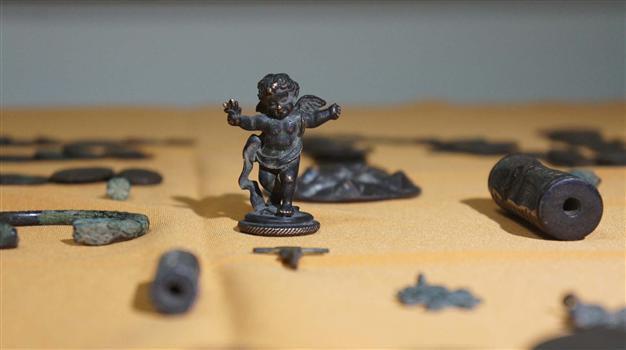 More than 1,200 artifacts captured in luggage in Istanbul