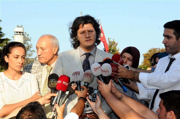 Abducted Turkish pilots families meet with President Gül