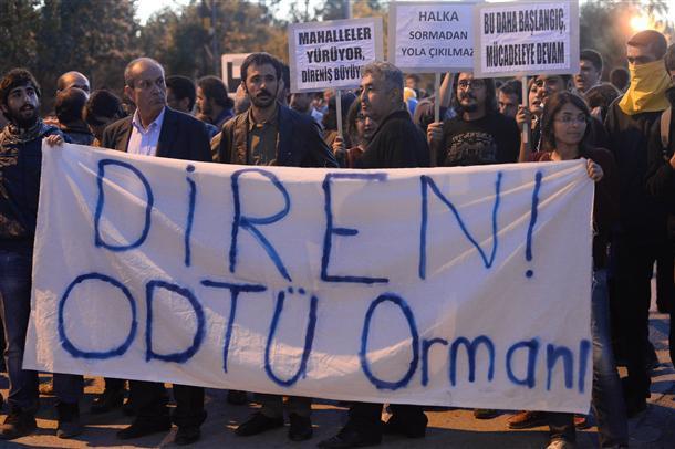 Police quell protests denouncing campus-crossing road at ODTÜ