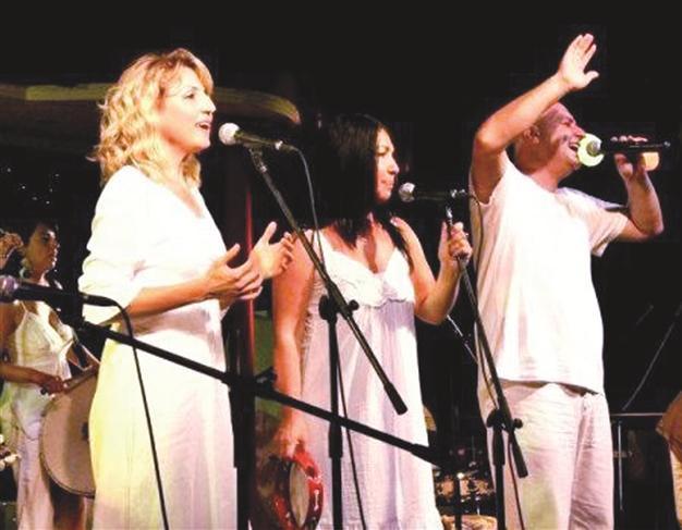 Music by Kardeş Türküler at Harbiye