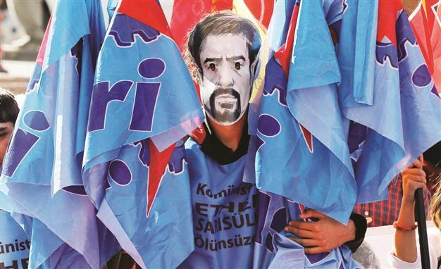 Nationalist Movement Party accuses PM Erdoğan of not being sorry for killing of slain Gezi victim