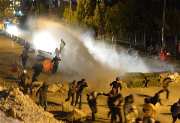 Police intervene against fresh protest in Ankara’s ODTÜ campus