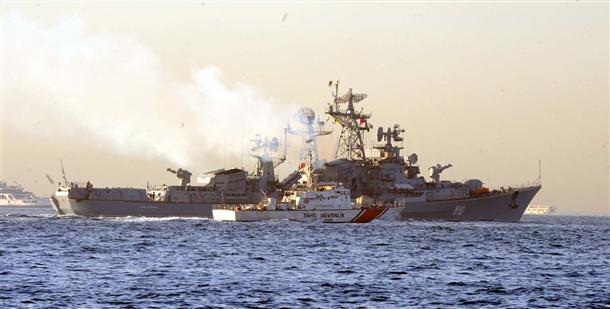 Russian warships cross Turkish straits 62 times