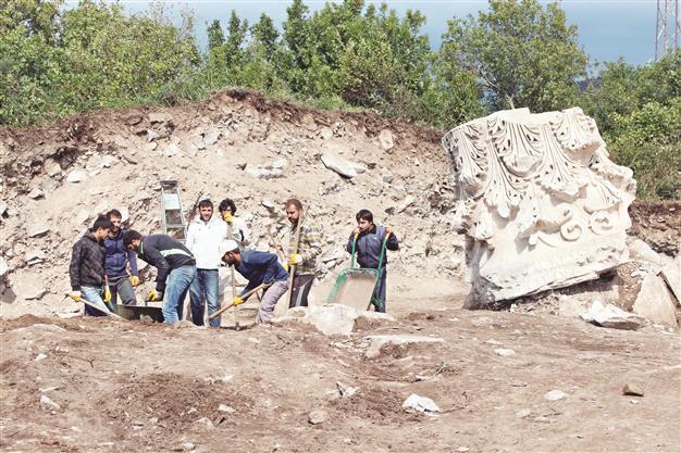 World’s biggest column head found in Balıkesir