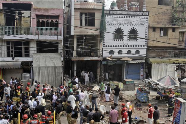 Bomb in Pakistans Lahore kills one, wounds 13: Police