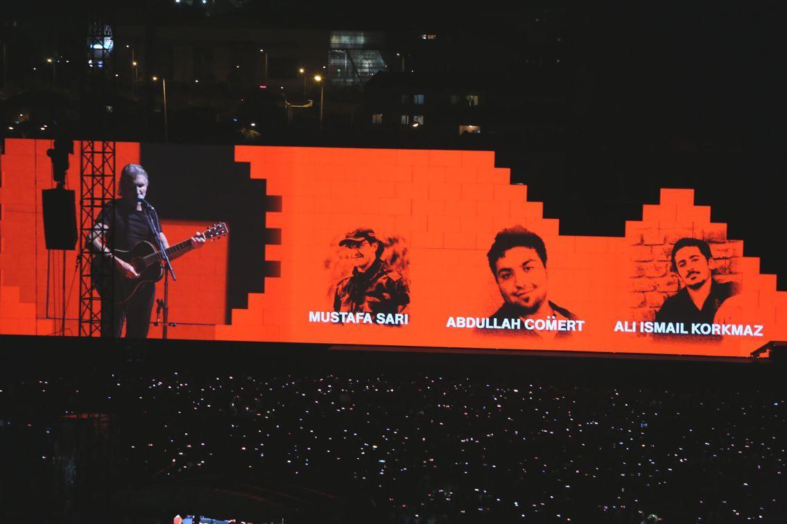 Roger Waters shows solidarity with Gezi Park victims in Istanbul concert