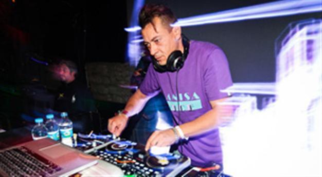 Kabus Kerim on stage at Babylon