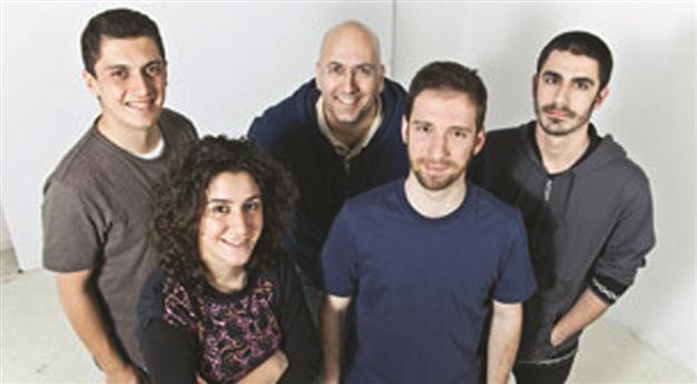 Pinhani rocks Ankara stage