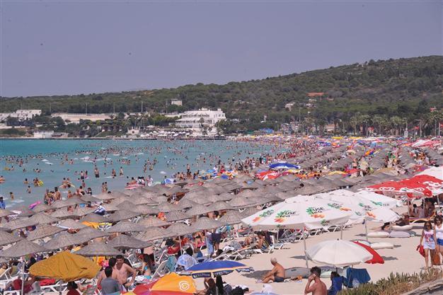 Tourism income rises by 4.7 percent in Q3