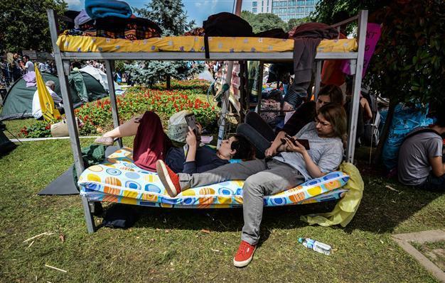 Public broadcaster TRT sacks two employees for Gezi tweets