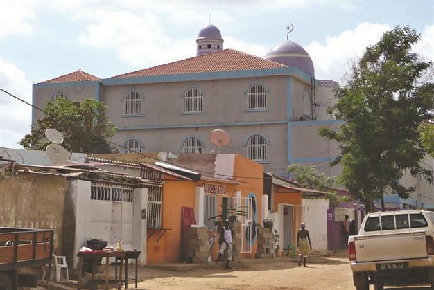 Angola denies Islam ban after speculation