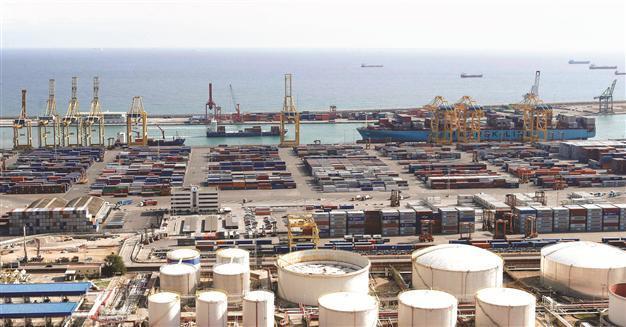 Standard&Poor’s cuts Netherlands rating, upgrades outlook for Spain