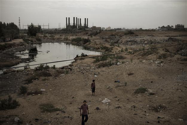 Israel begins fuel transfer for Gaza power plant