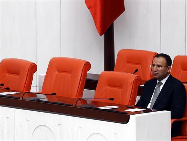 Turkish Deputy PM claims Gezi protesters kissed at Istanbul mosque where they took refuge