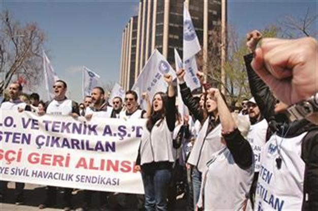 Turkish Airlines will rehire 305 ex-employees, union head says