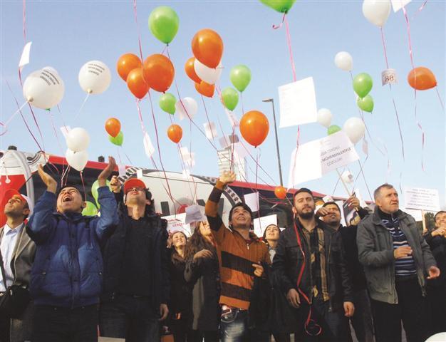 Turkish engineers send CV’s into sky in protest