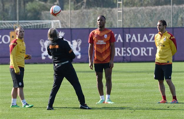 Lions of Galatasaray on prowl away to Antalyaspor