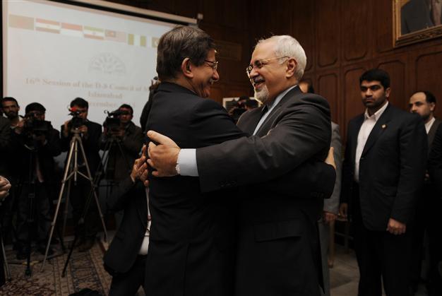 Turkish FM Davutoğlu meets Iran’s Zarif