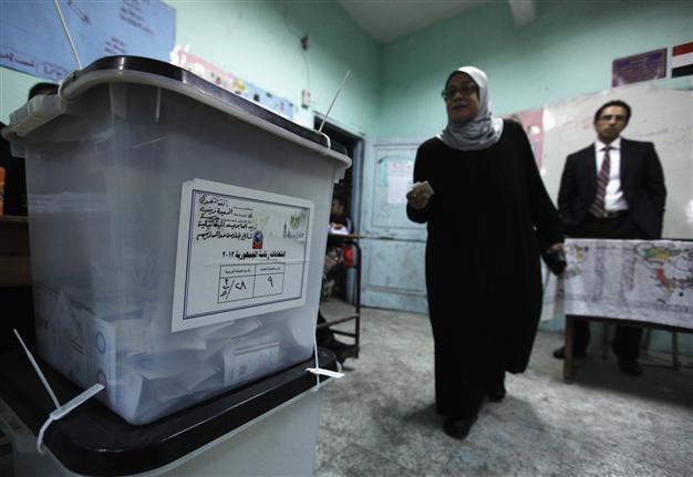 Egypt resumes voting on constitution seen key to generals future