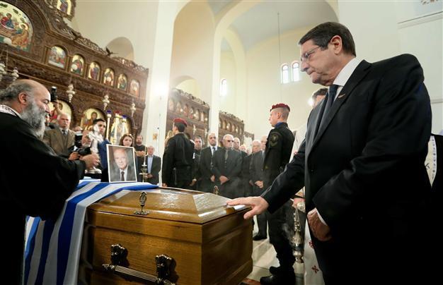 Cypriot leaders to meet next week on Green Line in bid to break peace talks impasse