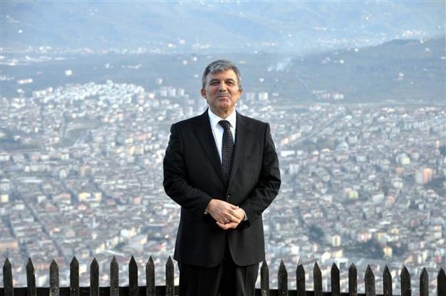 Prep school debate shouldn’t affect either side: Turkish President Gül