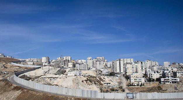 Israel court orders govt to explain West Bank barrier route