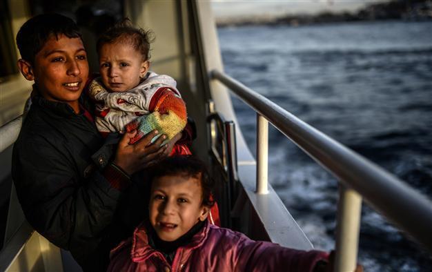 UN urges nations to take in 100,000 Syrian refugees