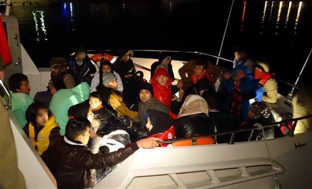 Afghan migrants rescued in Aegean Sea after boat begins to sink off Çanakkale