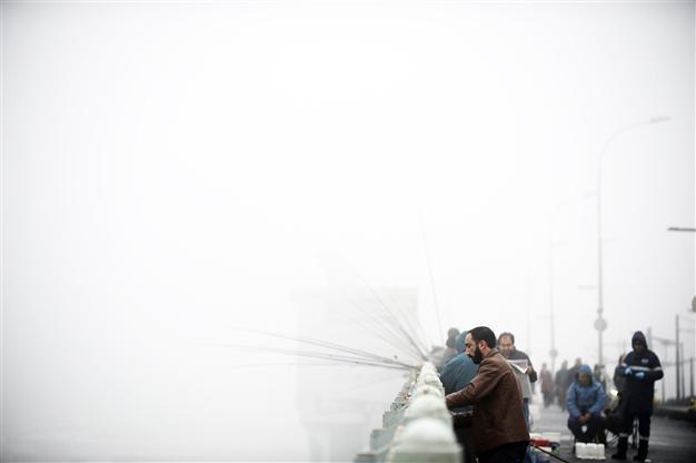 Heavy fog shuts two Turkish straits to shipping traffic