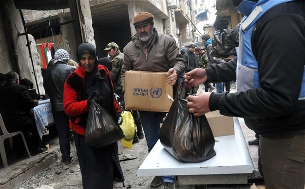 UN resumes aid to Yarmuk refugee camp in Damascus