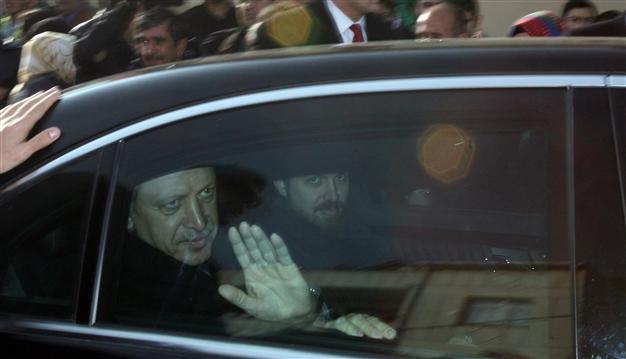 Montage wars over leaked voice recordings incriminating PM and son of corruption