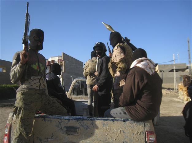 Al Qaeda splinter group withdraws from Syrian town near Turkey