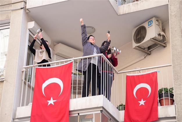 Women detained unlawfully by bodyguards over gestures at Turkish PM: Lawyer