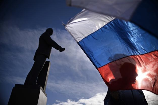 Putin to sign treaty to make Crimea part of Russia