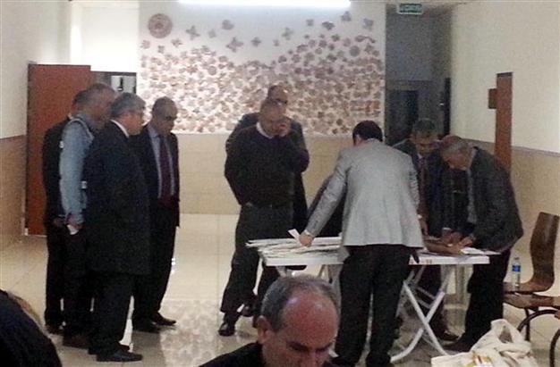 EU minister photographed during vote-counting: CHP official