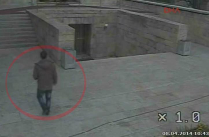 (VIDEO) Footage shows assailant entering Parliament before attacking CHP leader