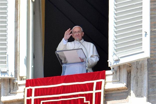 Ukraine PM to meet Pope Francis amid crisis