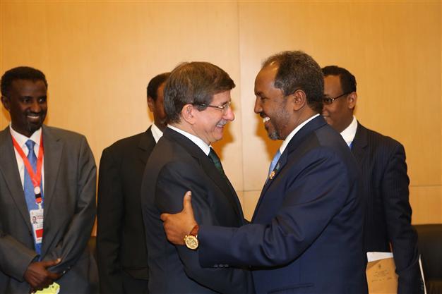 Turkish FM Davutoğlu meets African leaders in Ethiopia