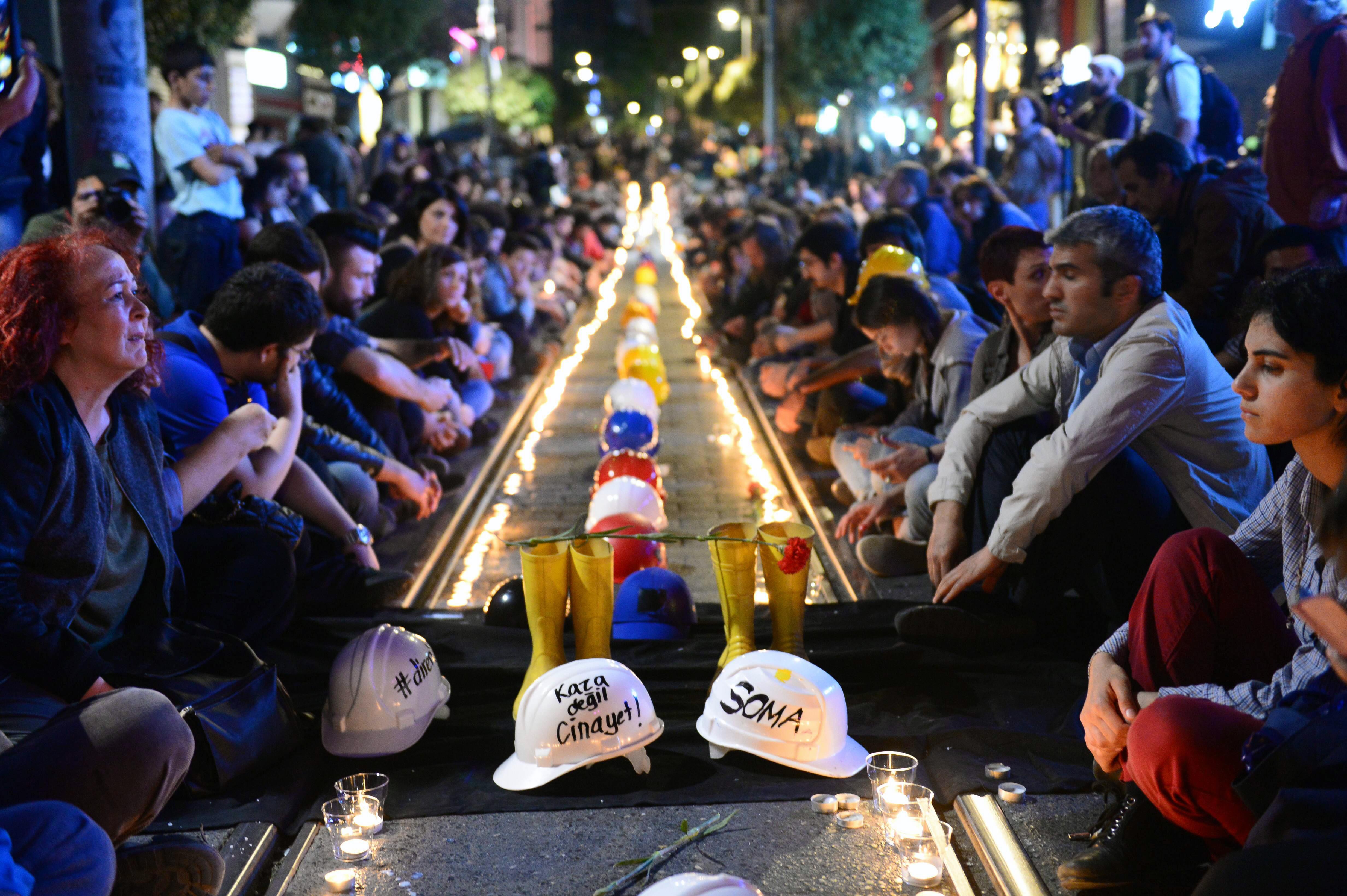 Police crack down on Soma protests in Istanbul and Ankara